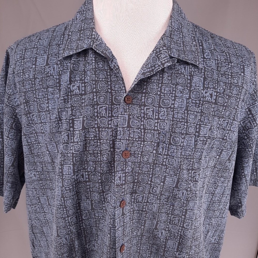 LL Bean Blue Batik Hawaiian Print Camp Shirt Men's Size XL Tall Short Sleeve